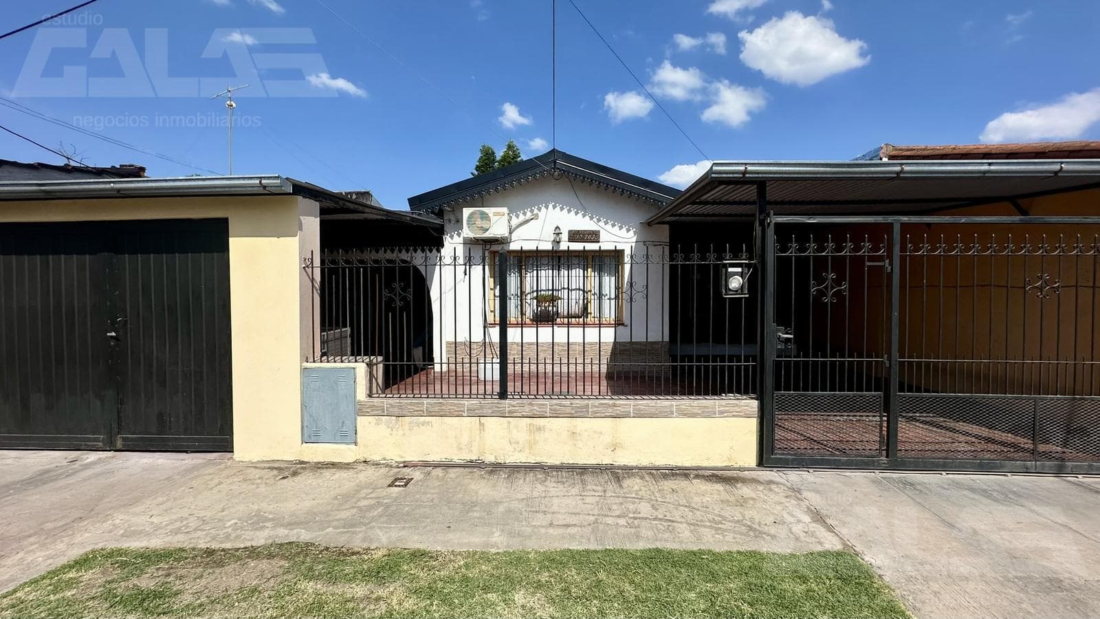 3-room house with a pool in Ituzaingó Norte