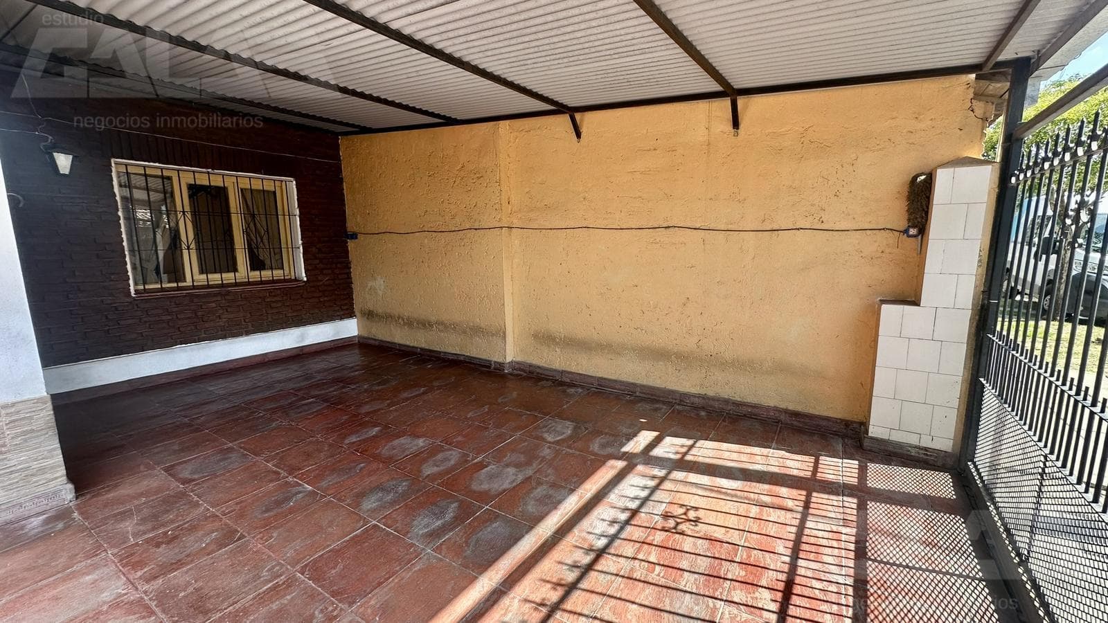 3-room house with a pool in Ituzaingó Norte