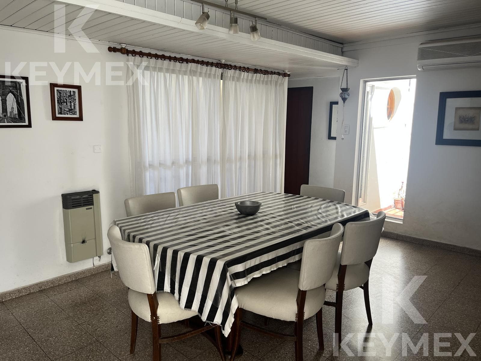 6-Bedroom House for Sale at La Plata 32, between 25 and 26