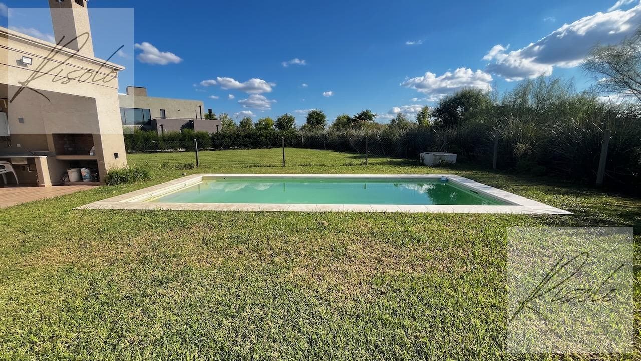 House for Sale, Pool, 3 Bedrooms, Office. Gated Community, Puertos - Araucarias, Escobar