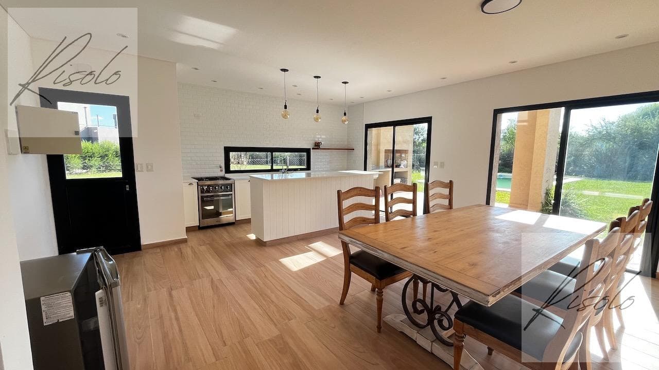 House for Sale, Pool, 3 Bedrooms, Office. Gated Community, Puertos - Araucarias, Escobar