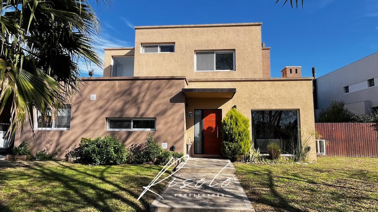 House for Sale, Pool, 3 Bedrooms, Pool, Jacuzzi. Interior Lot, Gated Community, Escobar