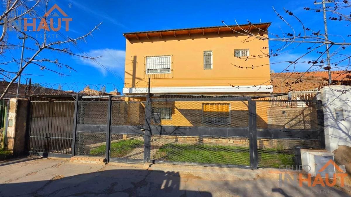 4-bedroom house, 220 m2, B. Luis Piedra Buena, Cipolletti