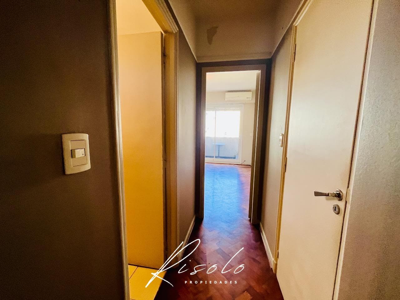 Apartment for Sale, 4 rooms, 3 bedrooms, 2 bathrooms. Kitchen. Utility room. Reciclado, Recoleta