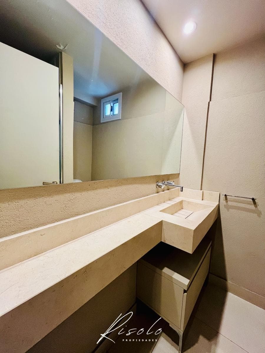 Apartment for Sale, 4 rooms, 3 bedrooms, 2 bathrooms. Kitchen. Utility room. Reciclado, Recoleta
