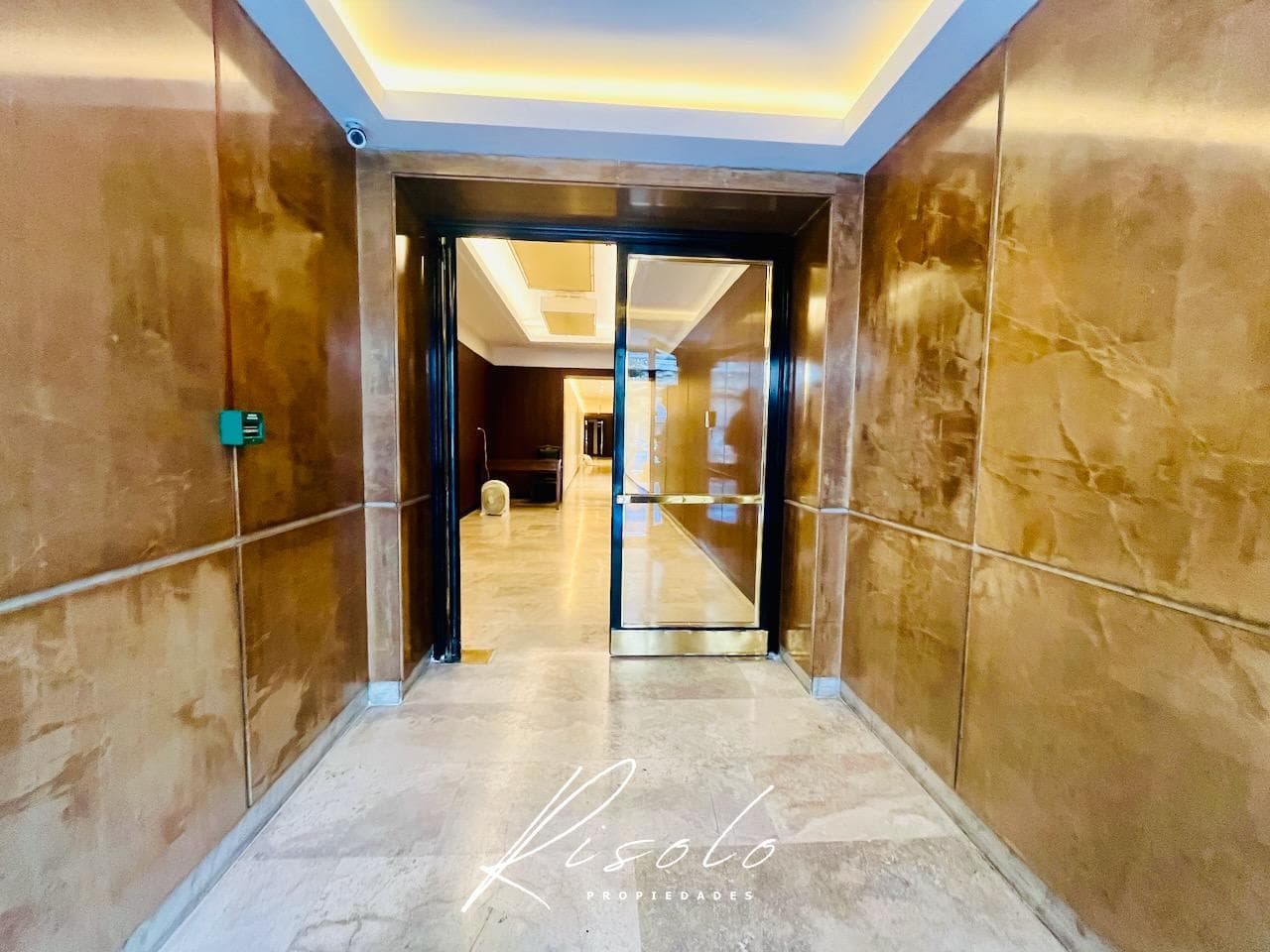Apartment for Sale, 4 rooms, 3 bedrooms, 2 bathrooms. Kitchen. Utility room. Reciclado, Recoleta