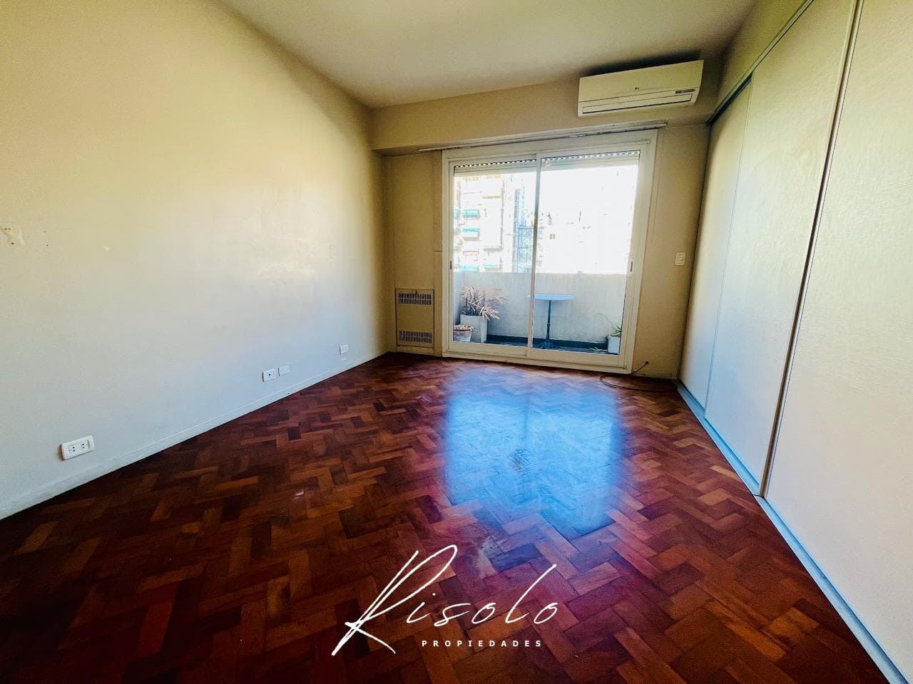 Apartment for Sale, 4 rooms, 3 bedrooms, 2 bathrooms. Kitchen. Utility room. Reciclado, Recoleta