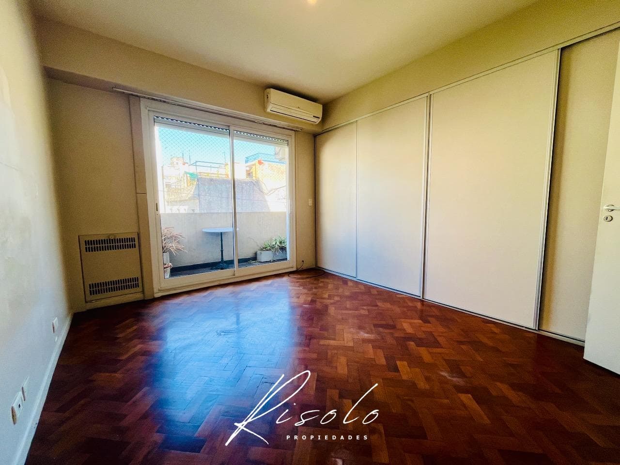 Apartment for Sale, 4 rooms, 3 bedrooms, 2 bathrooms. Kitchen. Utility room. Reciclado, Recoleta