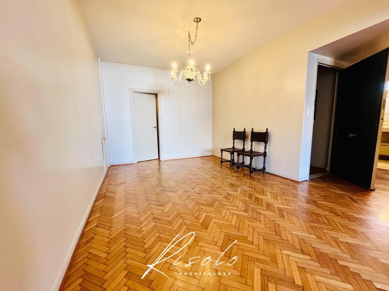 Apartment for Sale, 4 rooms, 3 bedrooms, 2 bathrooms. Kitchen. Utility room. Reciclado, Recoleta