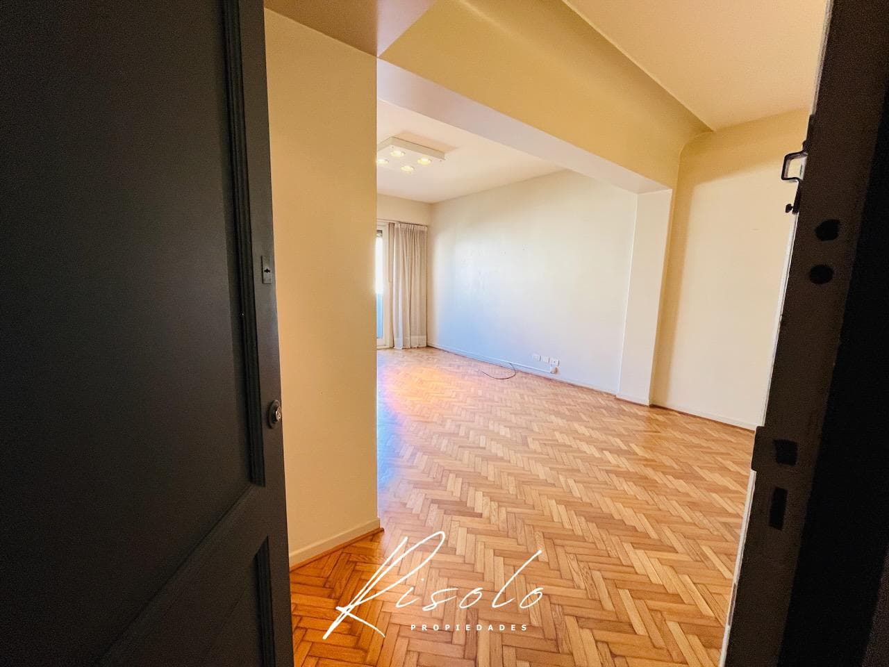 Apartment for Sale, 4 rooms, 3 bedrooms, 2 bathrooms. Kitchen. Utility room. Reciclado, Recoleta