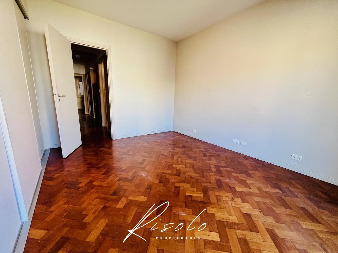 Apartment for Sale, 4 rooms, 3 bedrooms, 2 bathrooms. Kitchen. Utility room. Reciclado, Recoleta