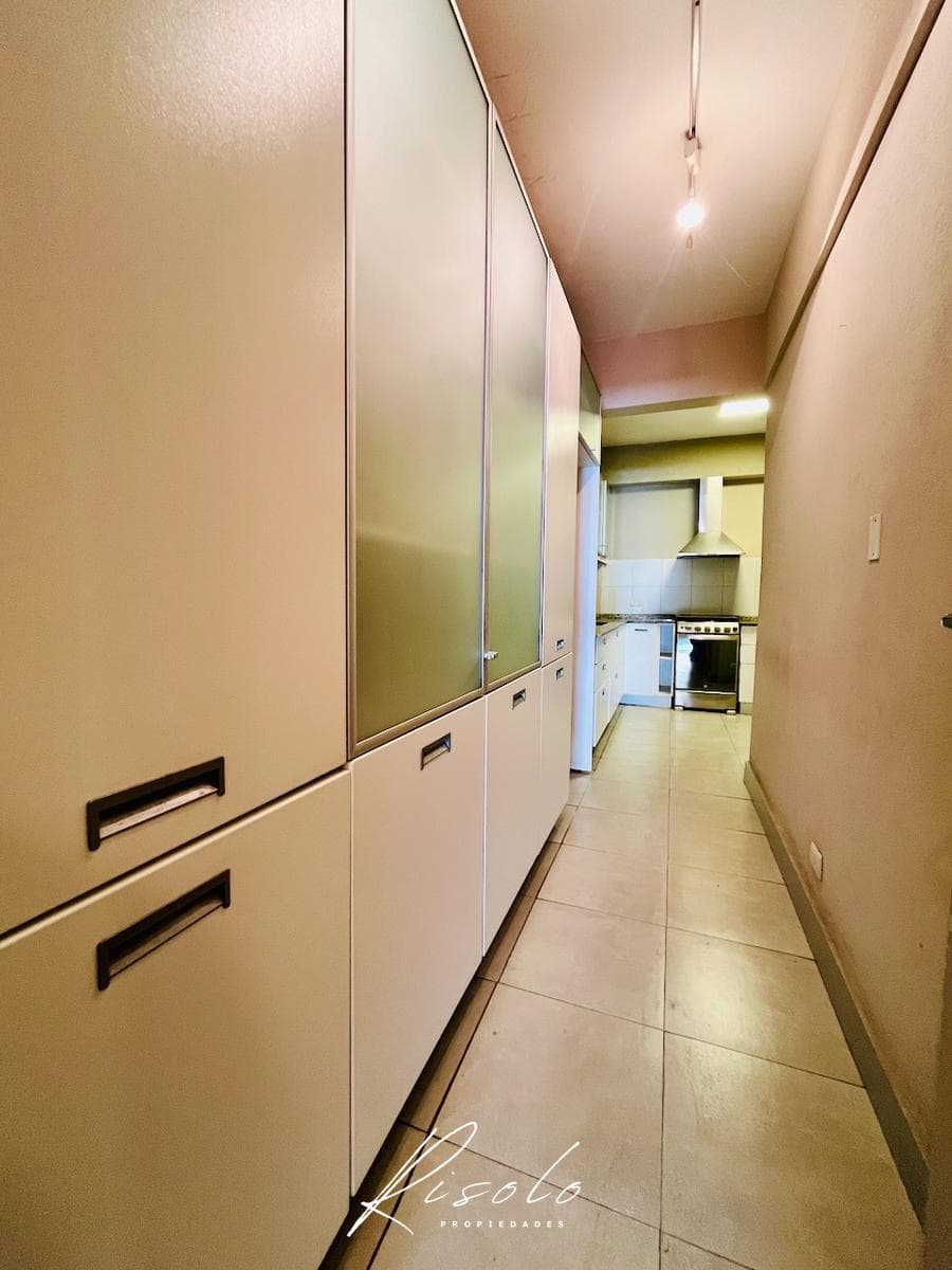 Apartment for Sale, 4 rooms, 3 bedrooms, 2 bathrooms. Kitchen. Utility room. Reciclado, Recoleta