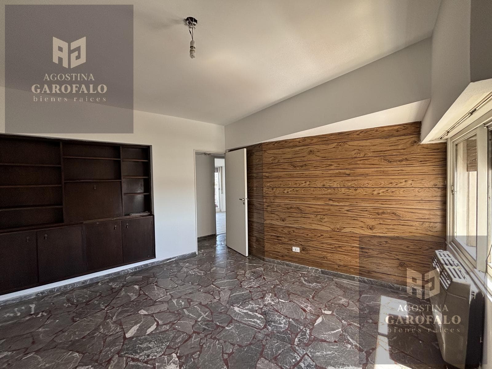 3-room apartment for sale, all natural light, with a balcony in Parque Chacabuco; mortgage financing available.