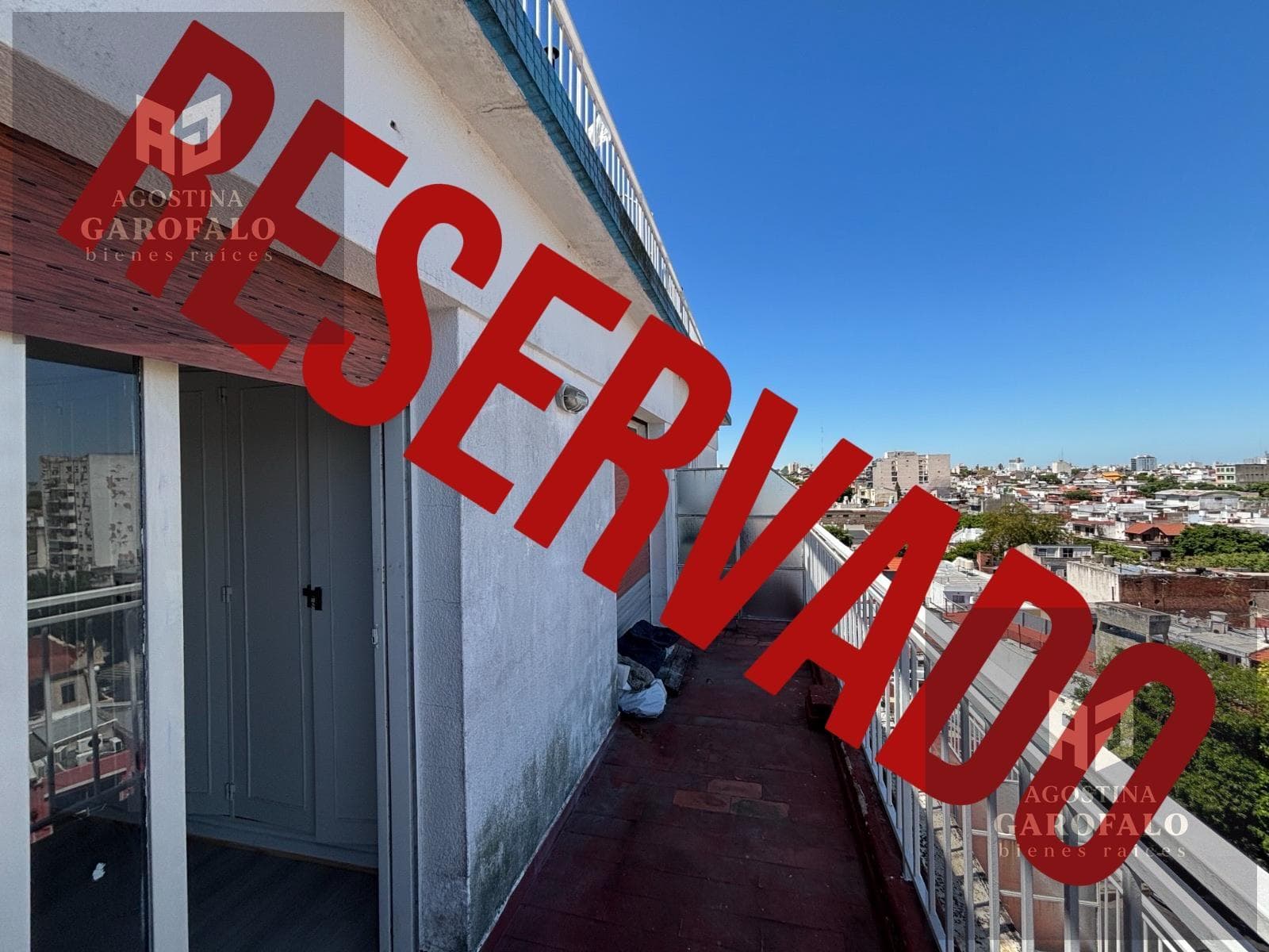3-room apartment for sale, all natural light, with a balcony in Parque Chacabuco; mortgage financing available.