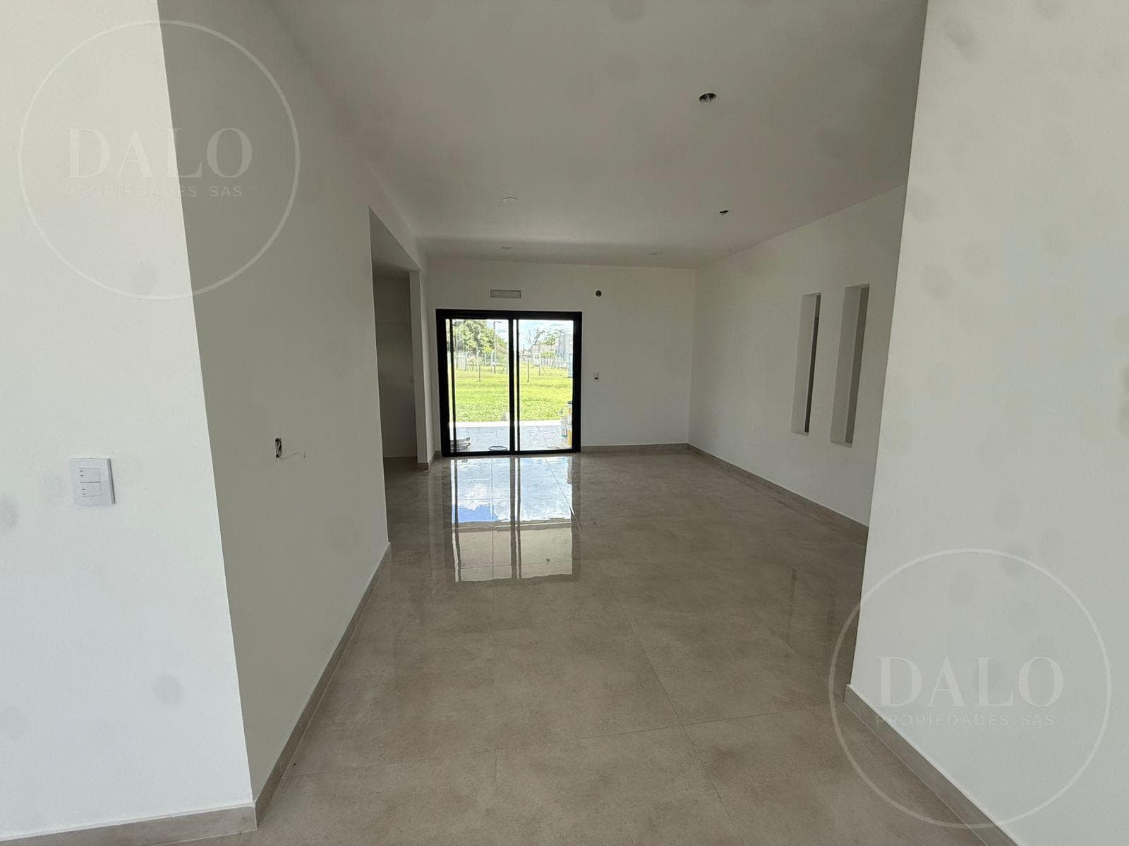 4-Room House for Sale in Santa Elisa