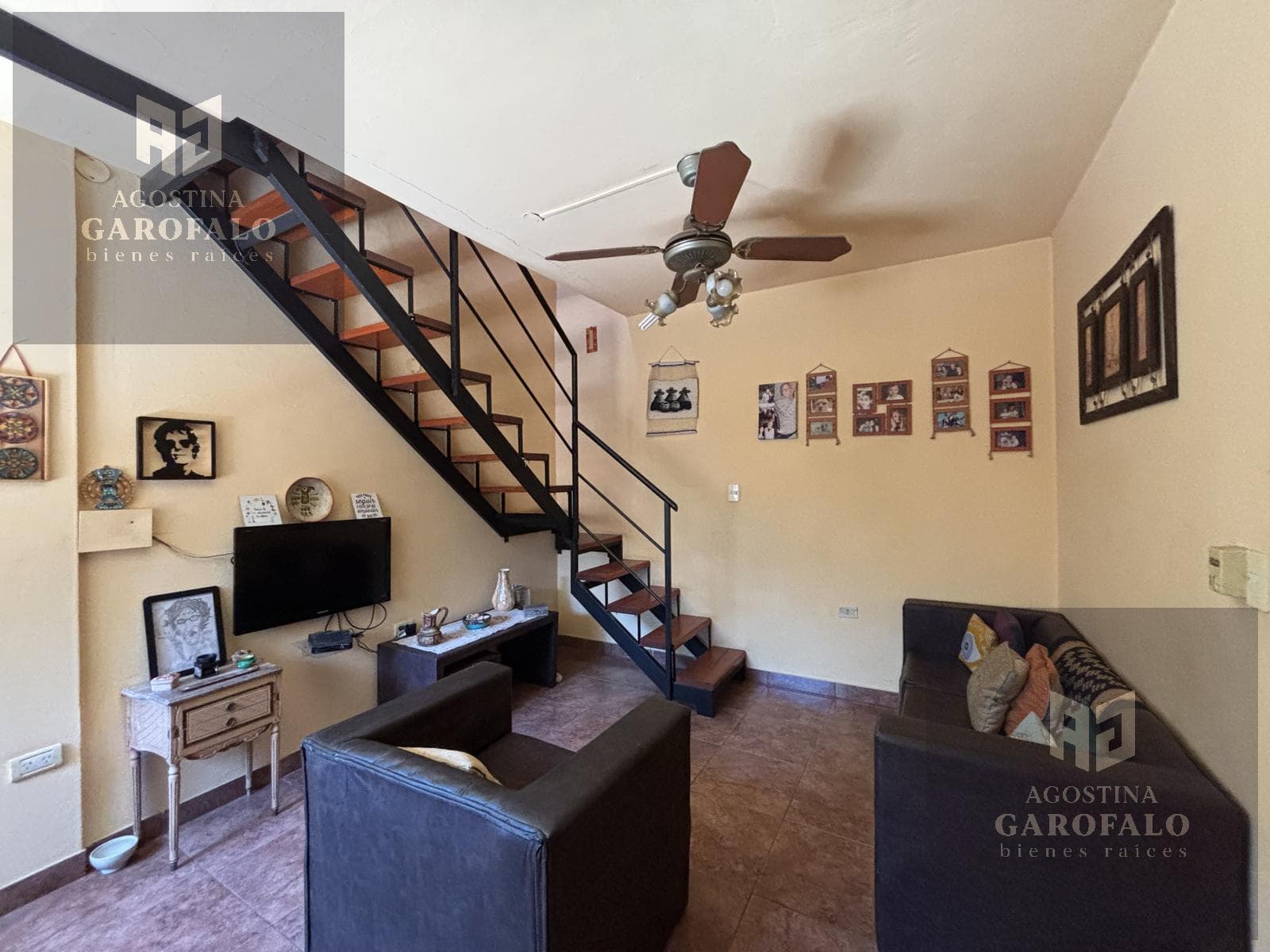 For Sale: Townhouse in Block 2 with two separate units, ideal for two families or as a rental property in Boedo