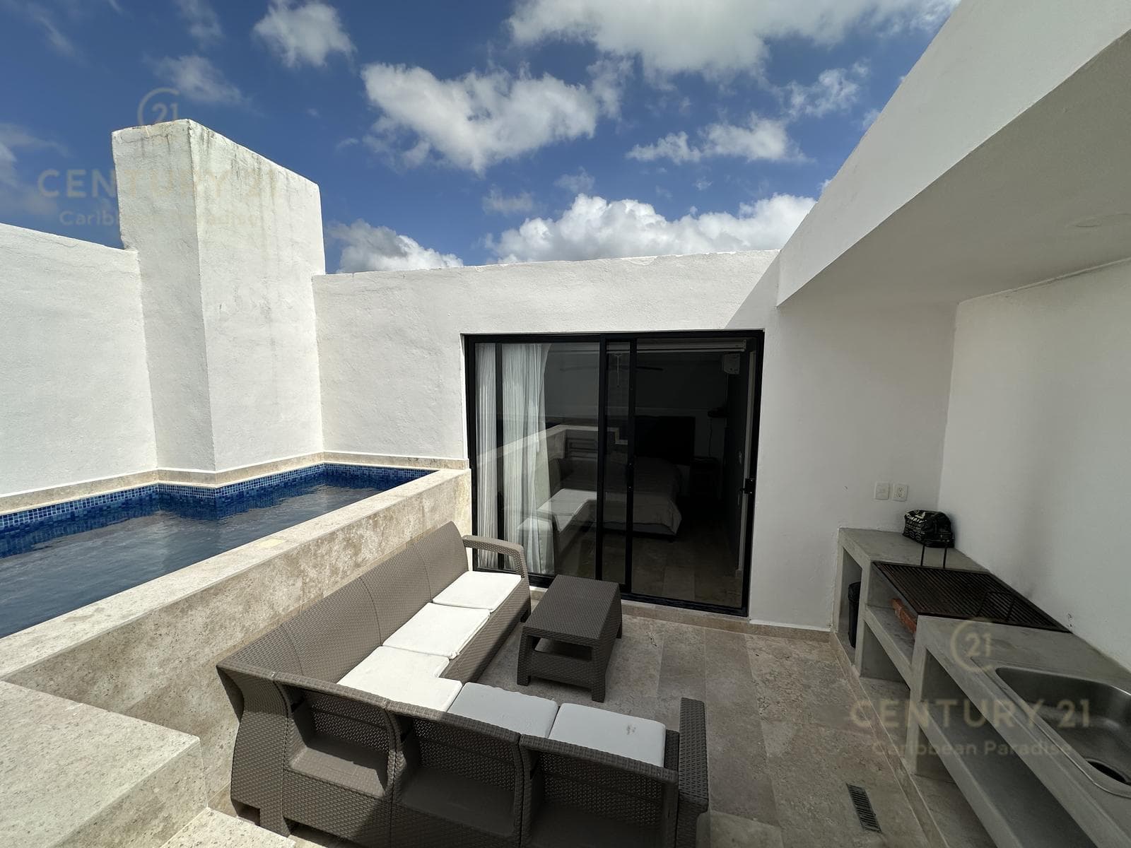 Opportunity: 2-Bedroom/2-Bathroom Lock-Off Penthouse with Private Pool for Sale in Aldea Zama, Tulum P4539