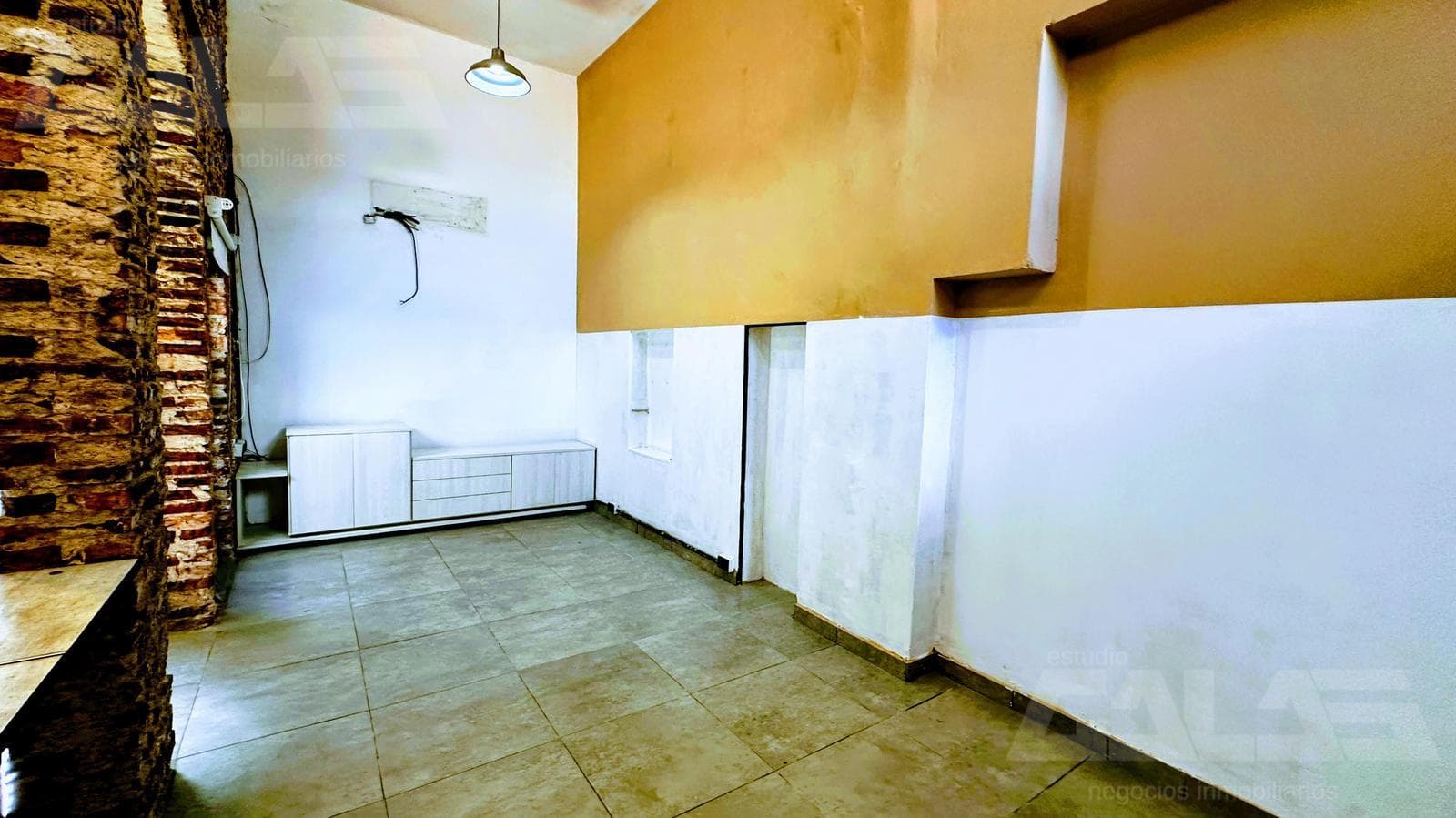 PH in Morón Sur: 3-bedroom apartment with a patio, barbecue, and industrial style, close to downtown. Financing available