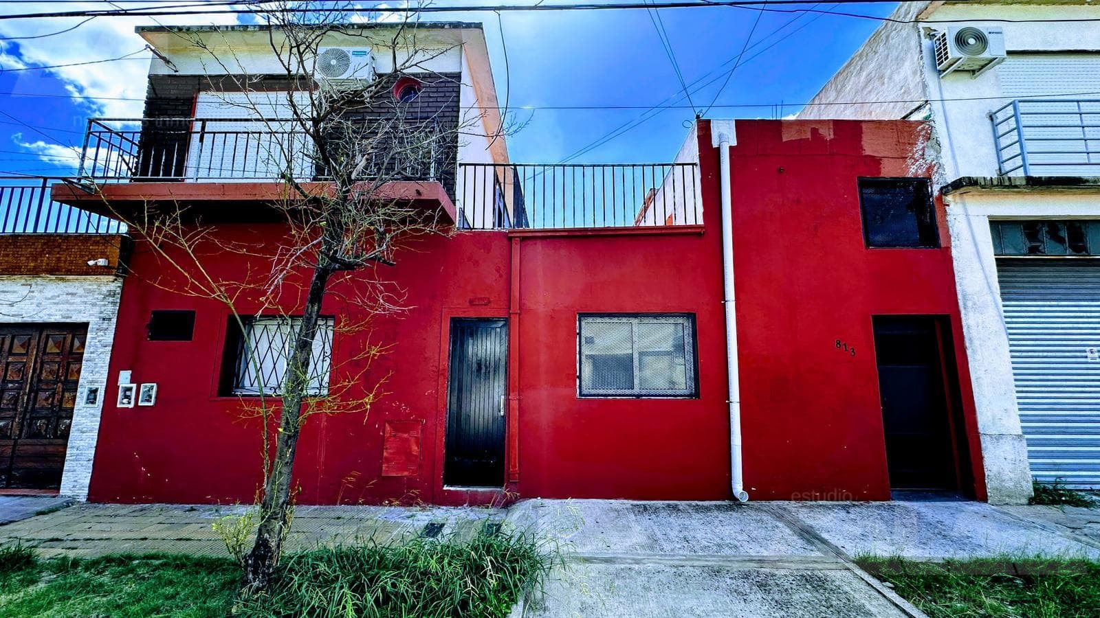 PH in Morón Sur: 3-bedroom apartment with a patio, barbecue, and industrial style, close to downtown. Financing available