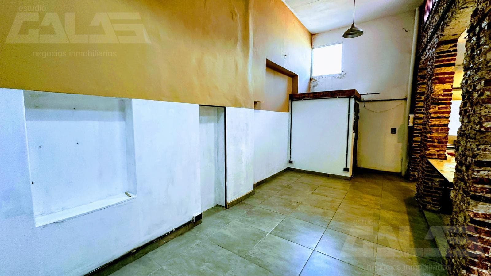 PH in Morón Sur: 3-bedroom apartment with a patio, barbecue, and industrial style, close to downtown. Financing available
