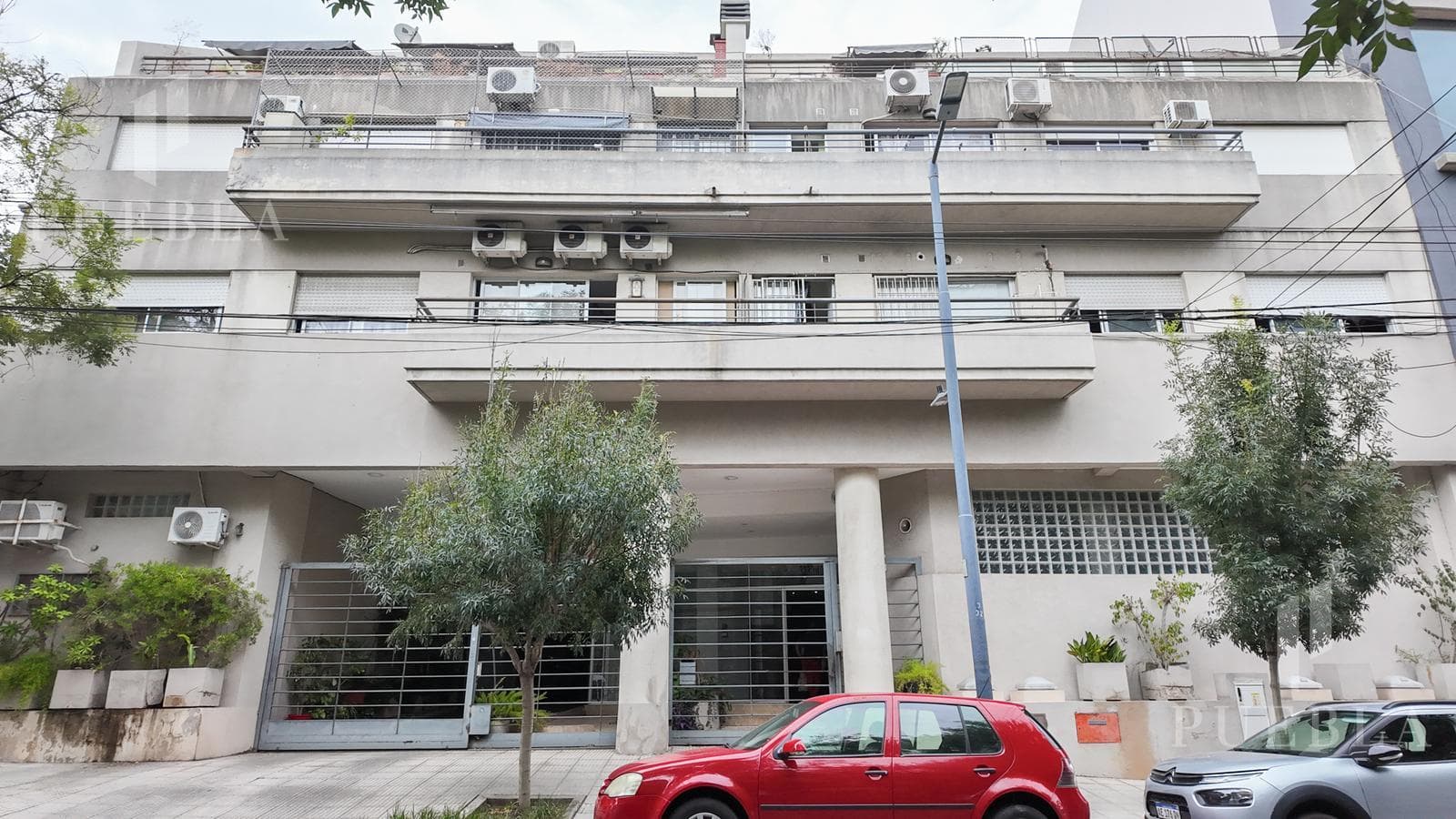 Venta 3 ambientes con amplio patio Parque Patricios