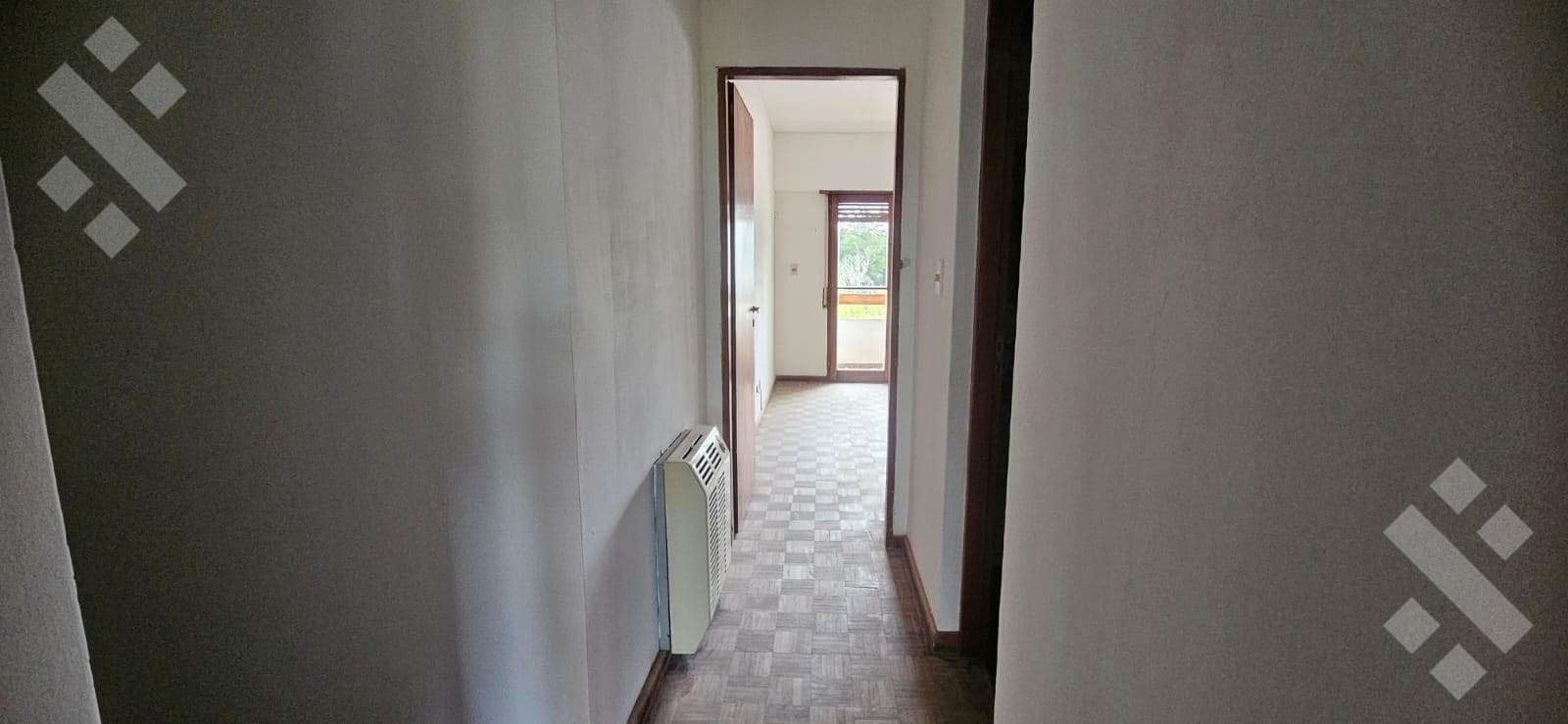 2-Bedroom Apartment for Sale - Suitable for Professionals - Corner of 9 de Julio and 100 - Neuquén City