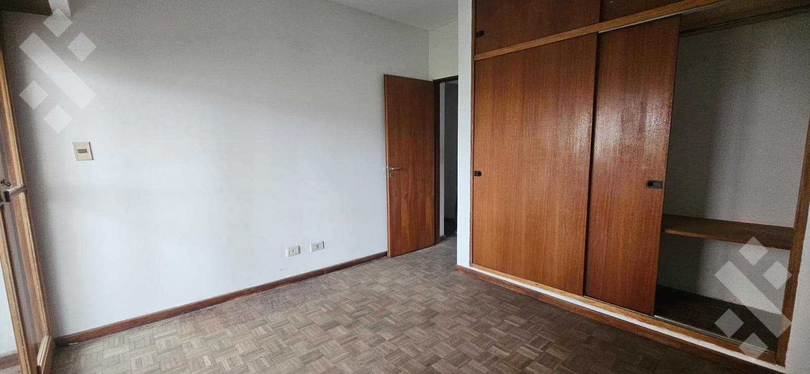 2-Bedroom Apartment for Sale - Suitable for Professionals - Corner of 9 de Julio and 100 - Neuquén City