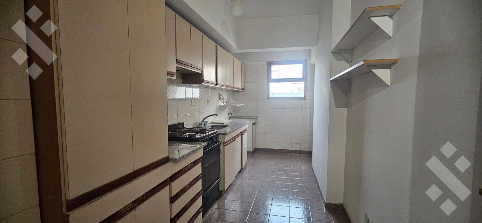 2-Bedroom Apartment for Sale - Suitable for Professionals - Corner of 9 de Julio and 100 - Neuquén City