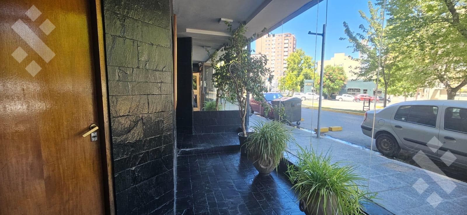2-Bedroom Apartment for Sale - Suitable for Professionals - Corner of 9 de Julio and 100 - Neuquén City
