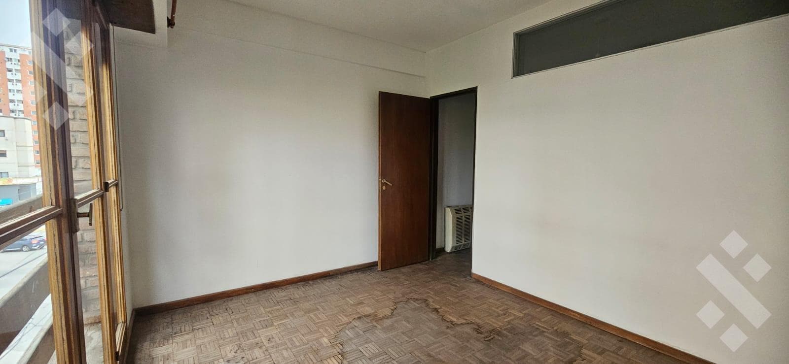 2-Bedroom Apartment for Sale - Suitable for Professionals - Corner of 9 de Julio and 100 - Neuquén City