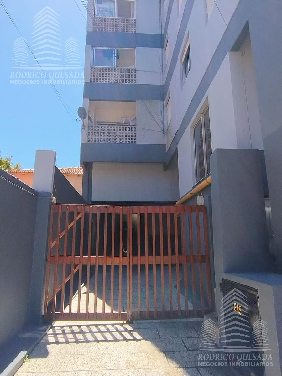 3-bedroom apartment, 106 m² of comfort and a great location!! Includes a covered parking space,