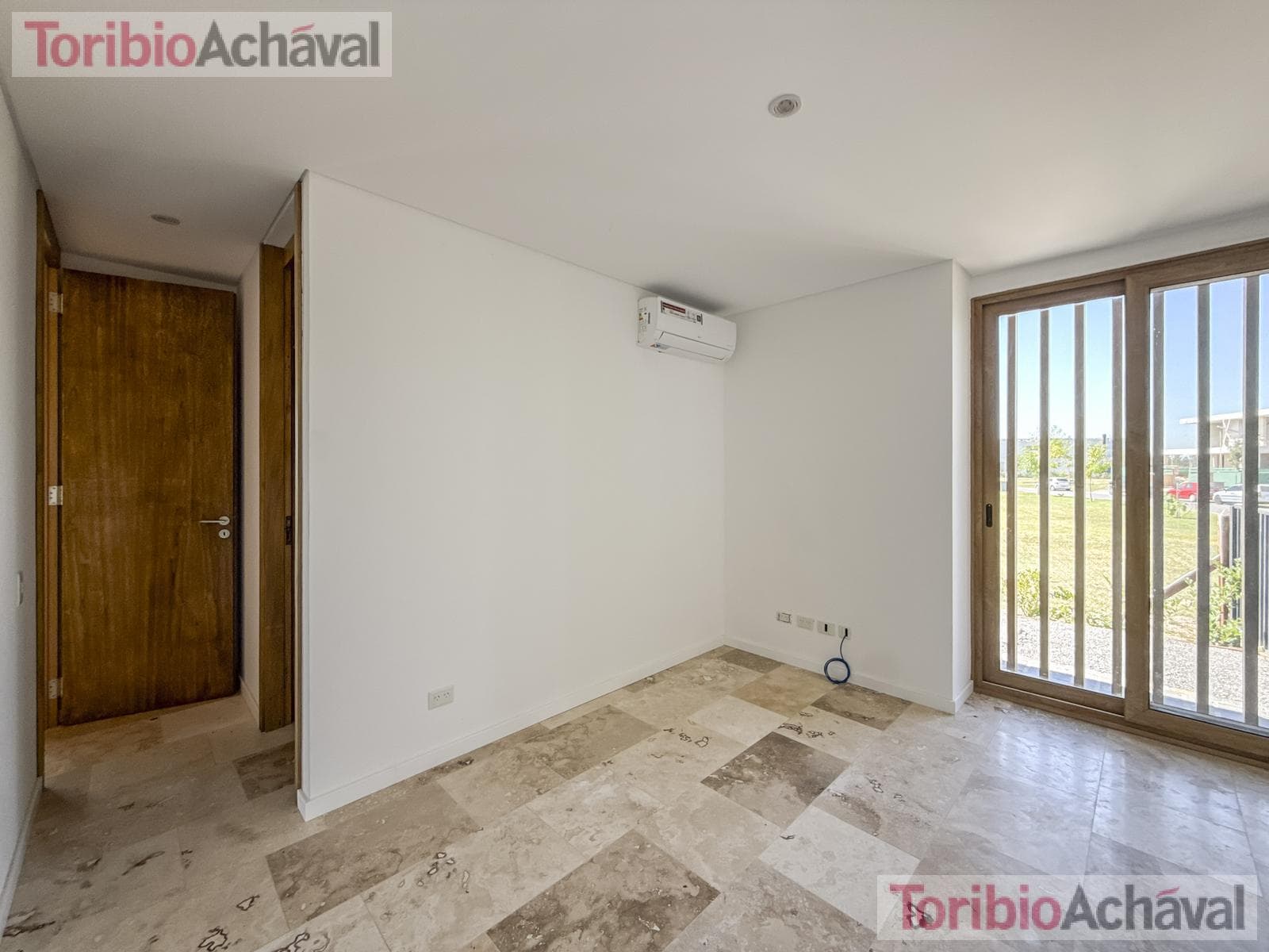 Brand-new, waterfront, premium home with 9 rooms for sale in Los Puentes, Nordelta