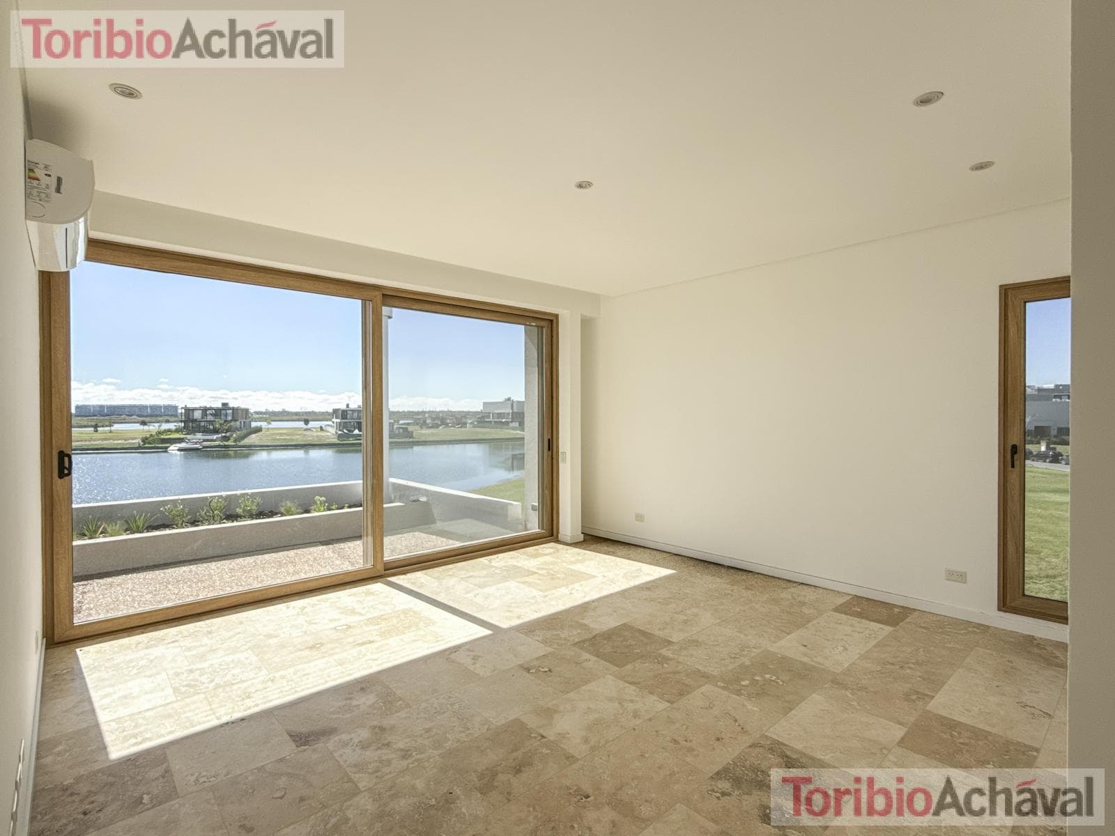 Brand-new, waterfront, premium home with 9 rooms for sale in Los Puentes, Nordelta