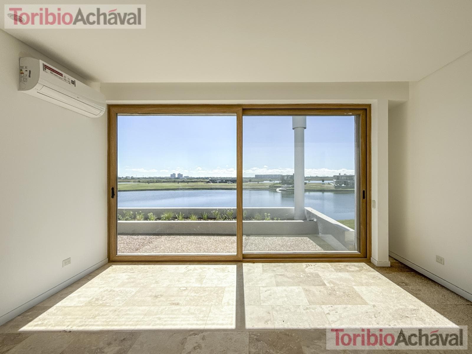 Brand-new, waterfront, premium home with 9 rooms for sale in Los Puentes, Nordelta