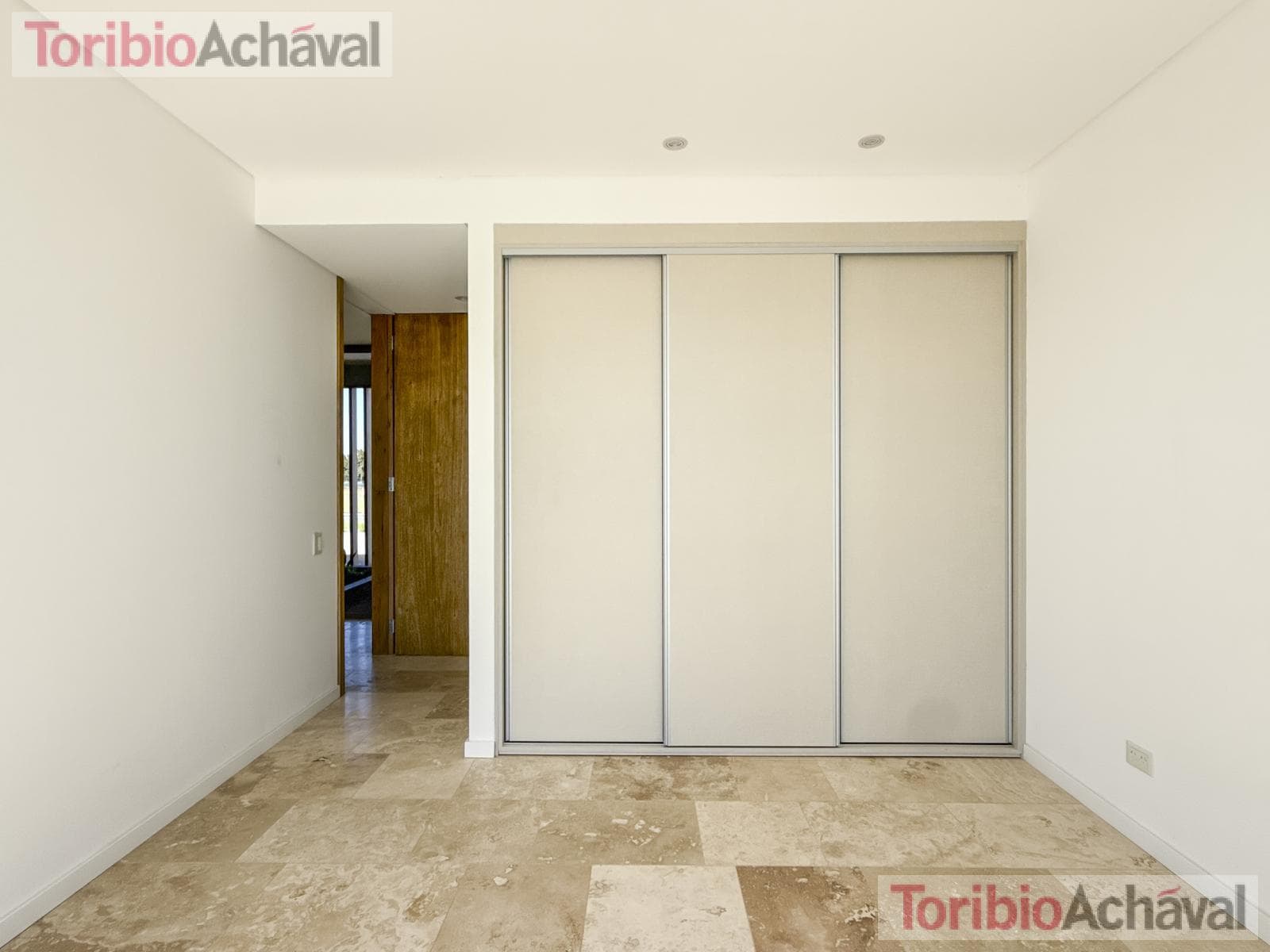 Brand-new, waterfront, premium home with 9 rooms for sale in Los Puentes, Nordelta