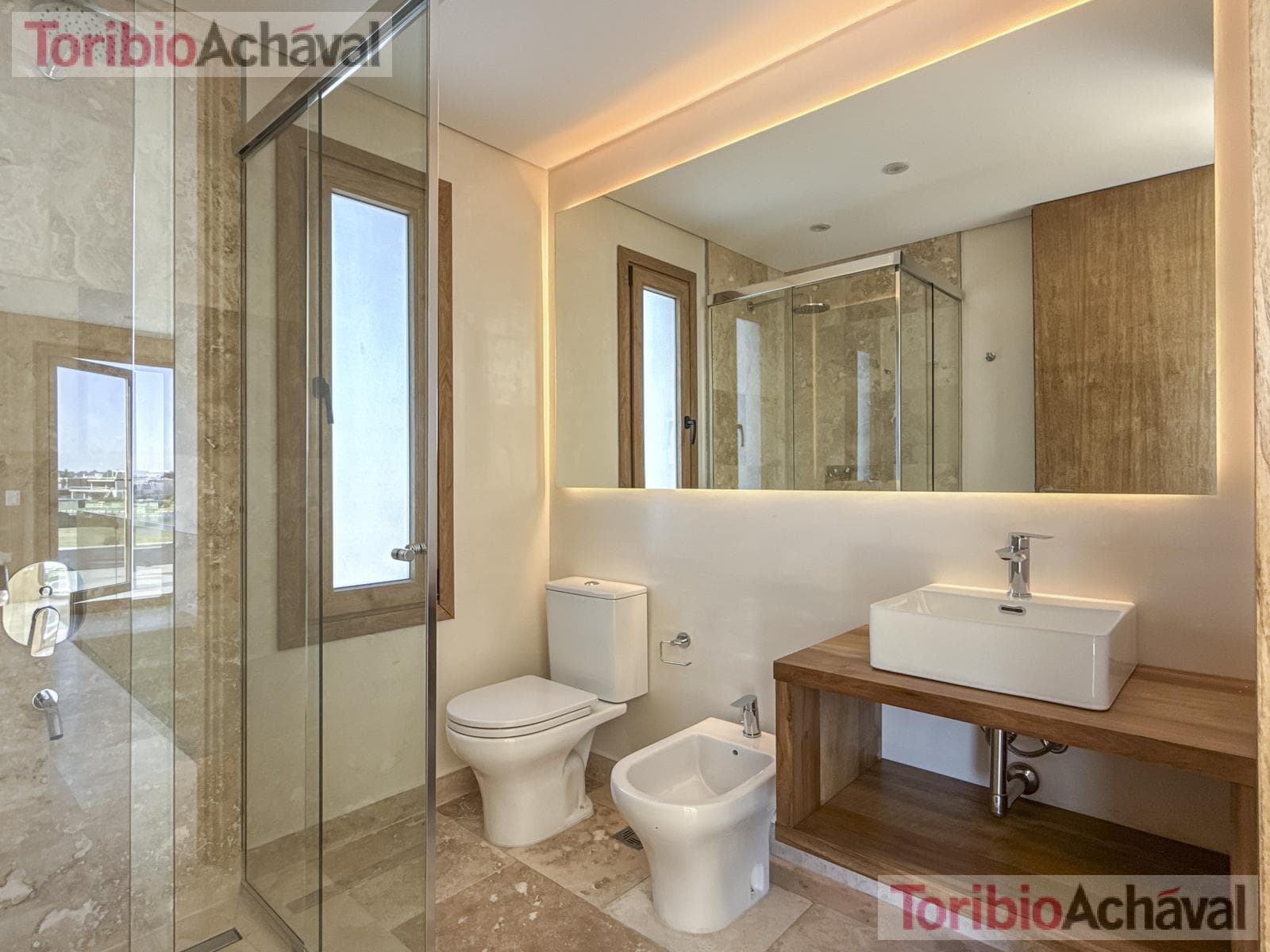 Brand-new, waterfront, premium home with 9 rooms for sale in Los Puentes, Nordelta