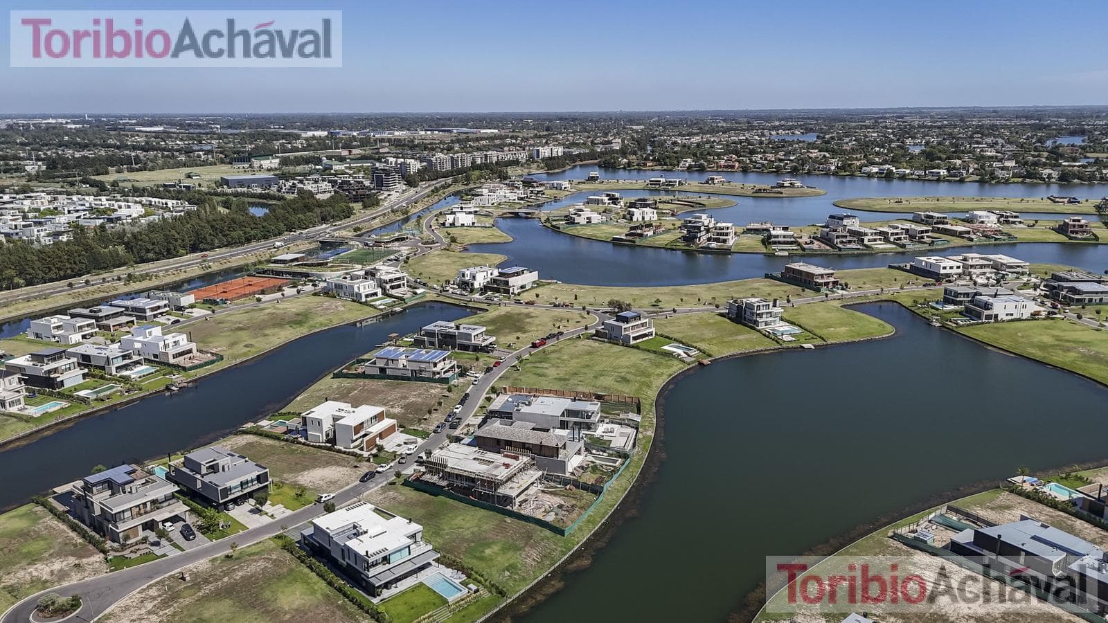Brand-new, waterfront, premium home with 9 rooms for sale in Los Puentes, Nordelta