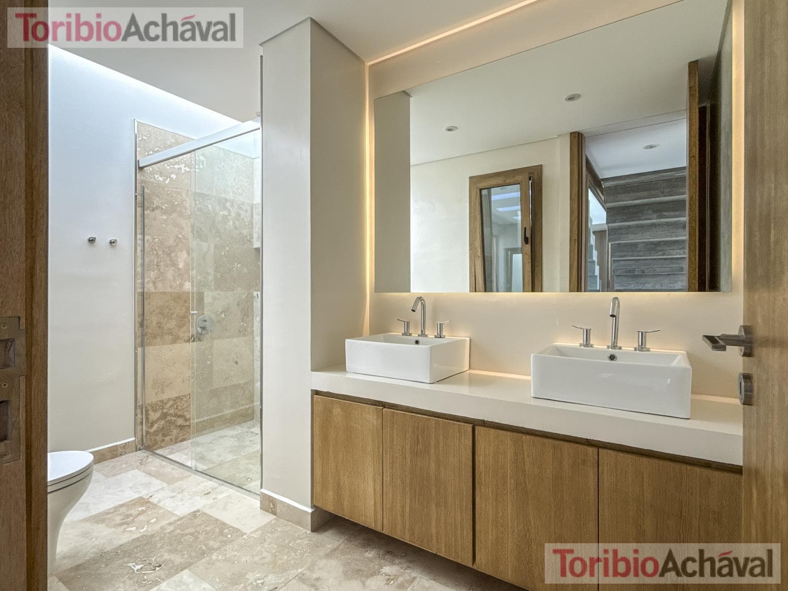 Brand-new, waterfront, premium home with 9 rooms for sale in Los Puentes, Nordelta