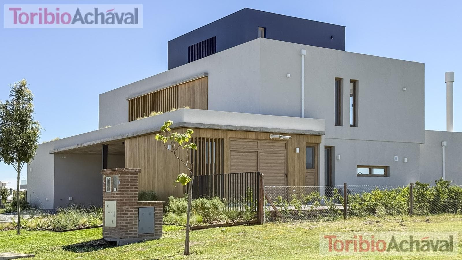 Brand-new, waterfront, premium home with 9 rooms for sale in Los Puentes, Nordelta