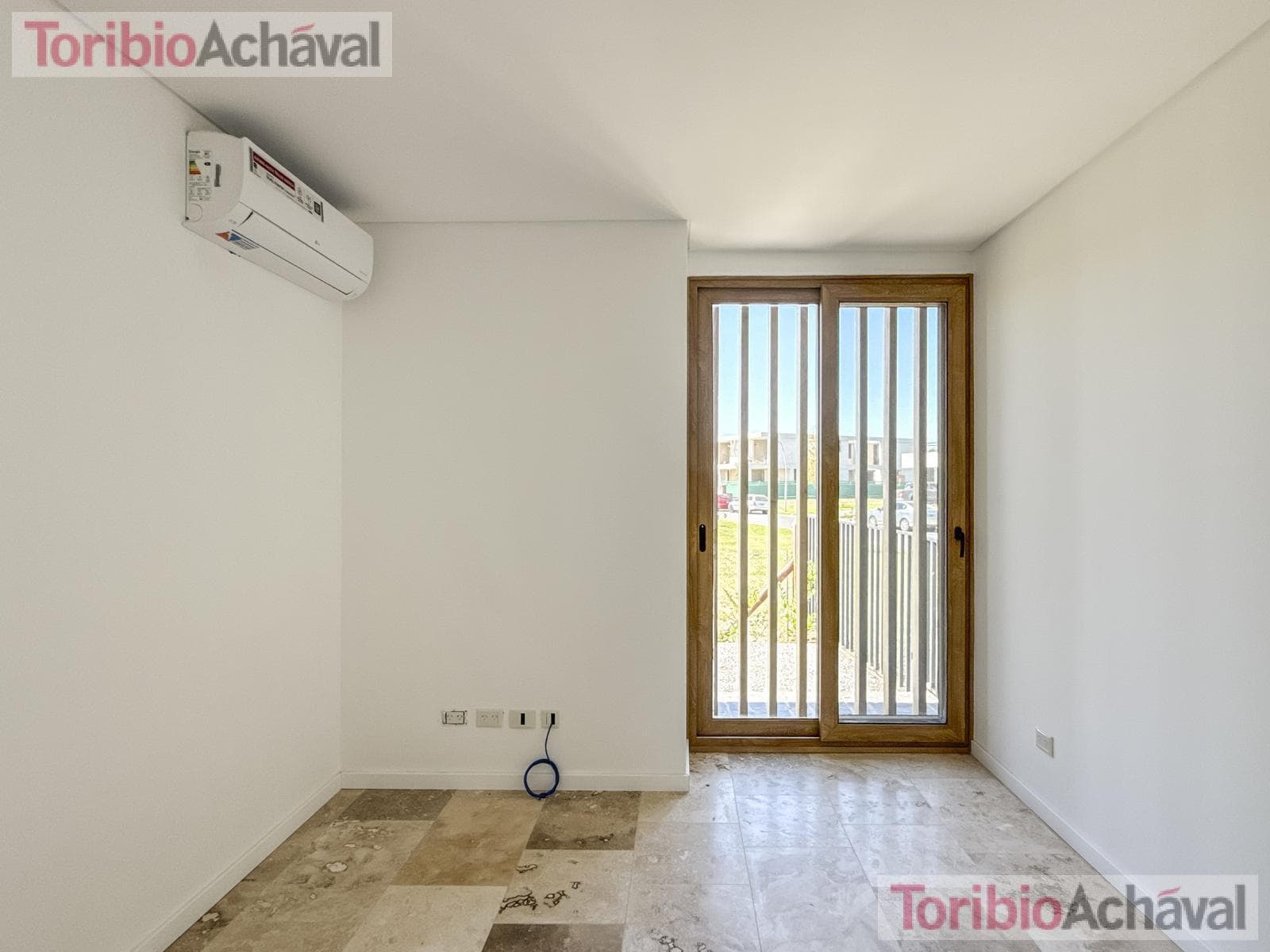 Brand-new, waterfront, premium home with 9 rooms for sale in Los Puentes, Nordelta