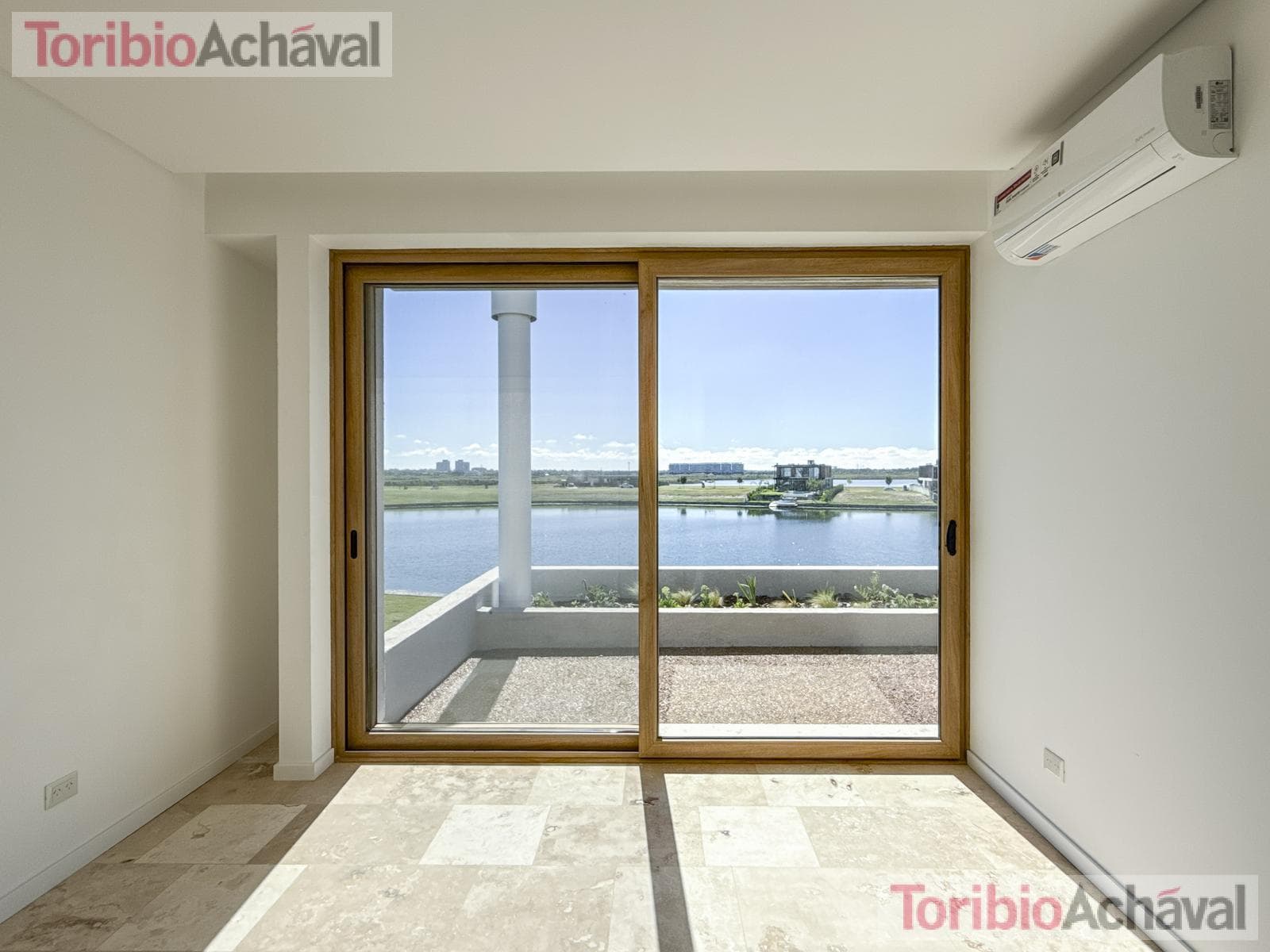 Brand-new, waterfront, premium home with 9 rooms for sale in Los Puentes, Nordelta