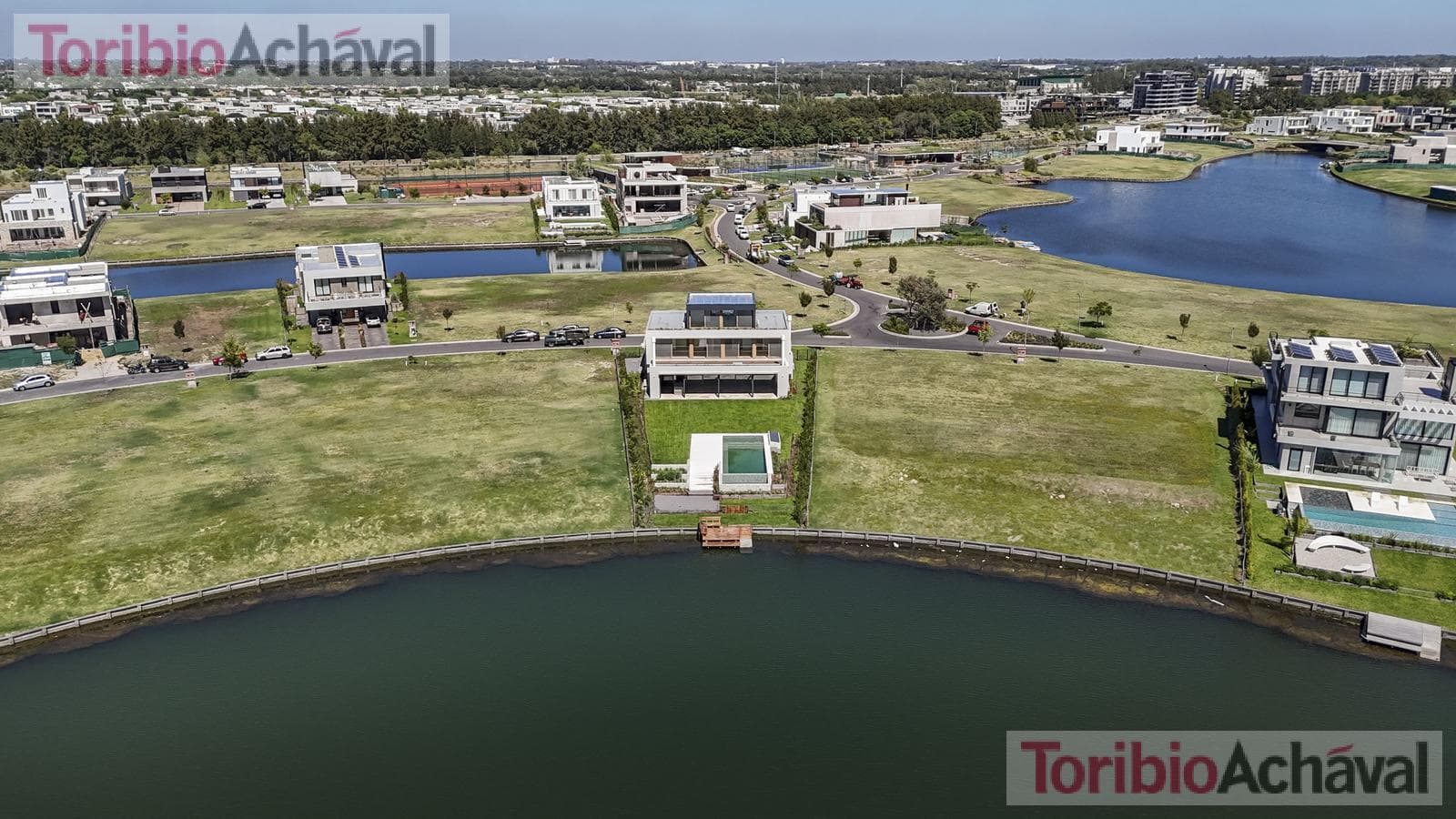 Brand-new, waterfront, premium home with 9 rooms for sale in Los Puentes, Nordelta