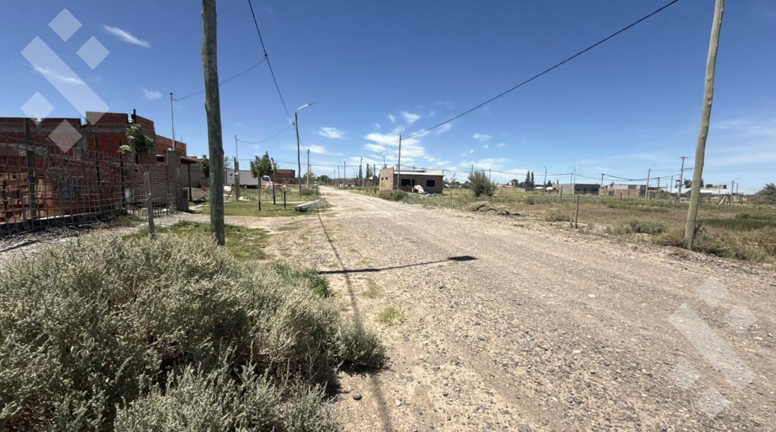 For Sale | 318 m² Lot | Distrito Vecinal Neighborhood | Cipolletti