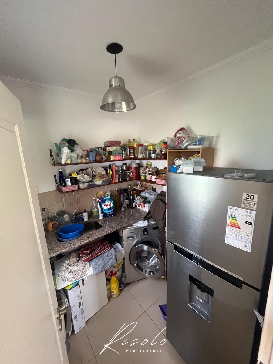 House for Sale: 3 bedrooms, North-facing lot, separate kitchen. Gated Community, Escobar