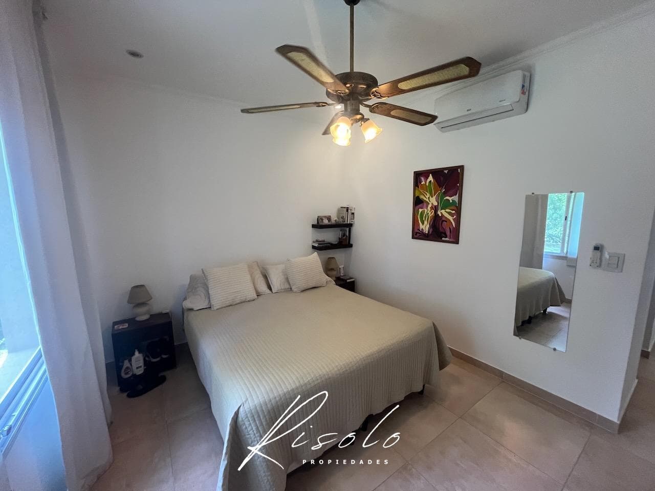 House for Sale: 3 bedrooms, North-facing lot, separate kitchen. Gated Community, Escobar