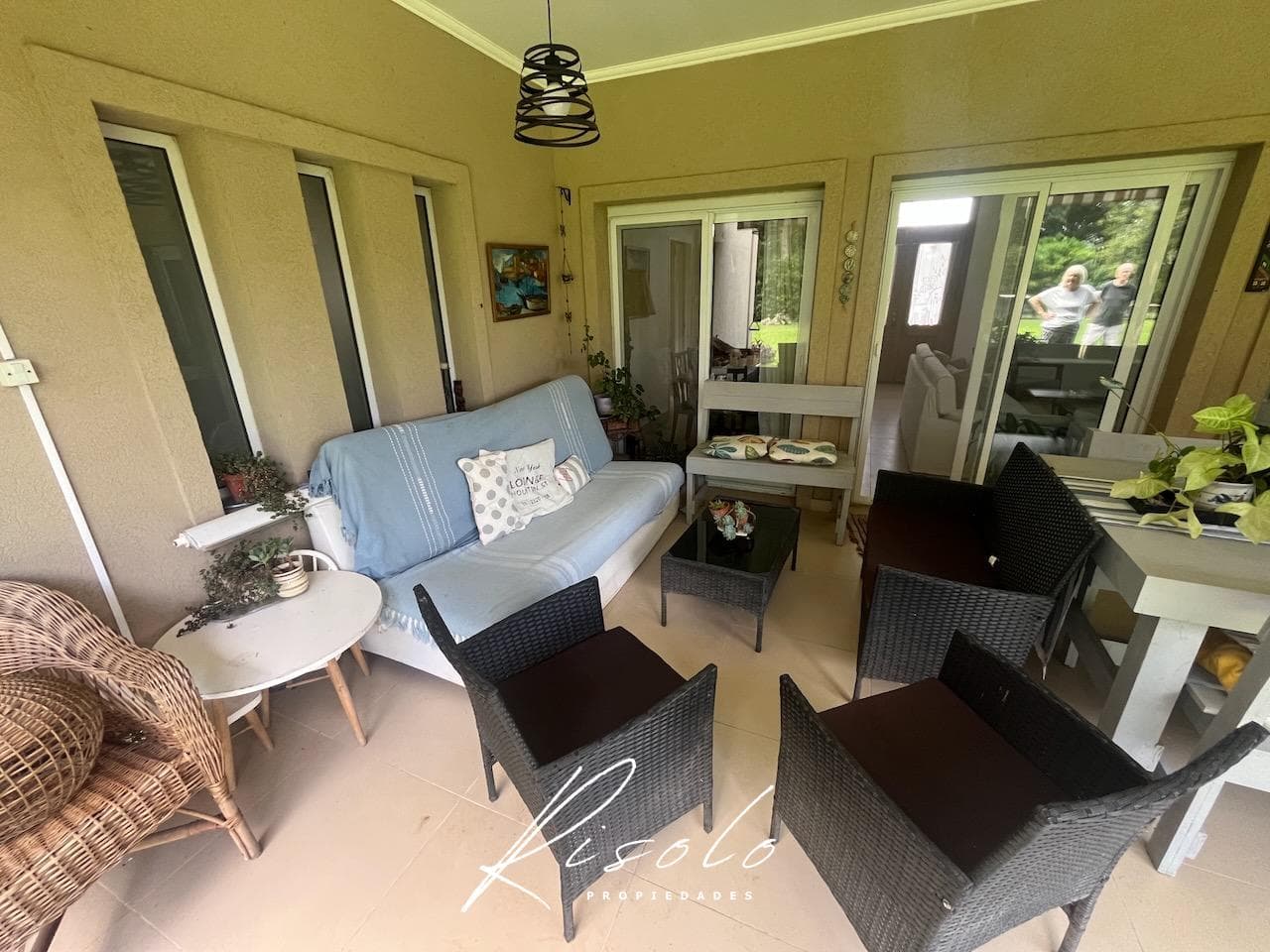 House for Sale: 3 bedrooms, North-facing lot, separate kitchen. Gated Community, Escobar