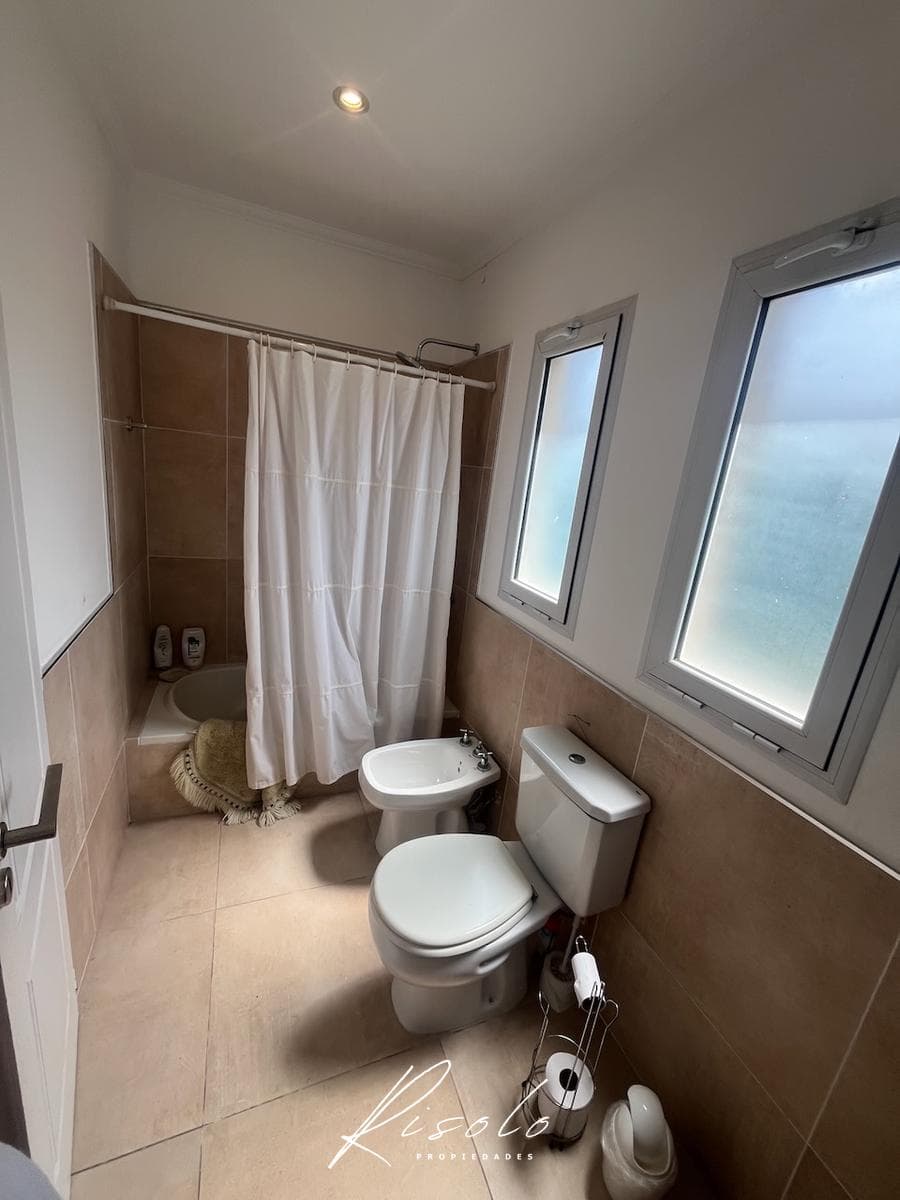 House for Sale: 3 bedrooms, North-facing lot, separate kitchen. Gated Community, Escobar