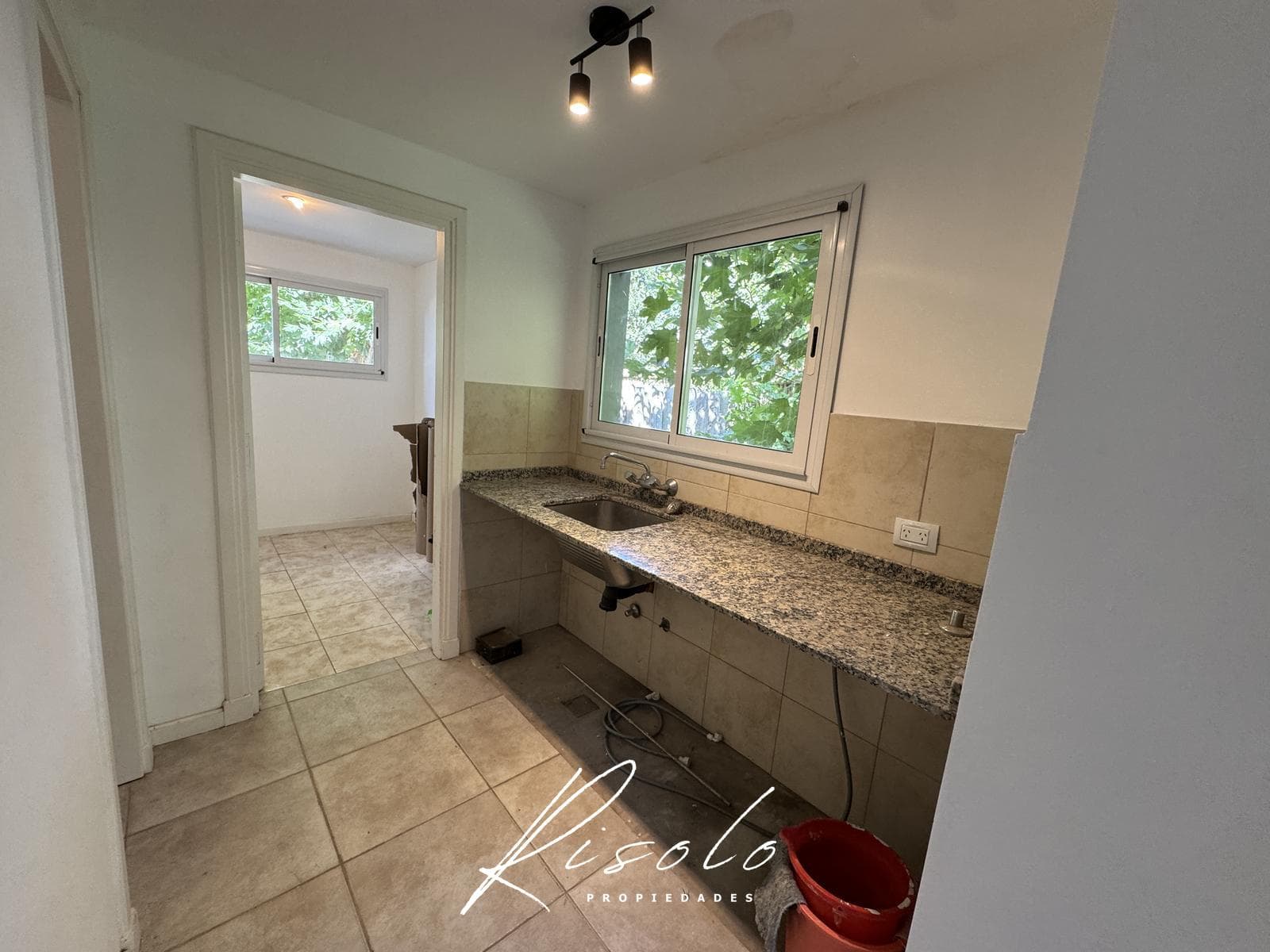 House for Sale: 3 bedrooms, spacious living room, trees. Gated Community, Escobar