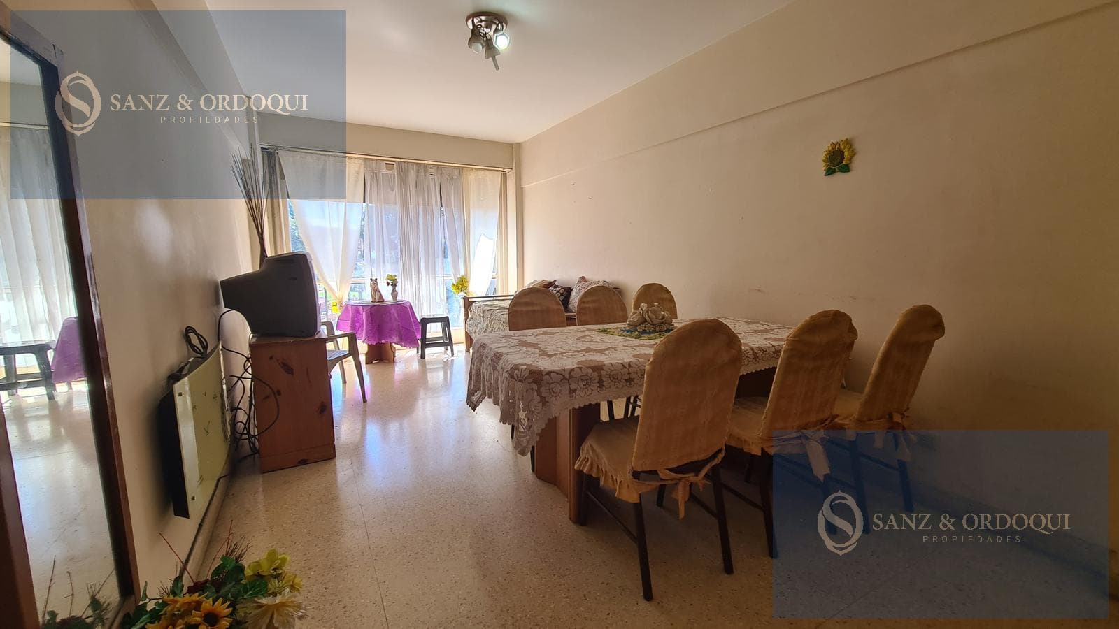 Student Rentals - Two-room apartment with a patio - 1930 Av. Colón