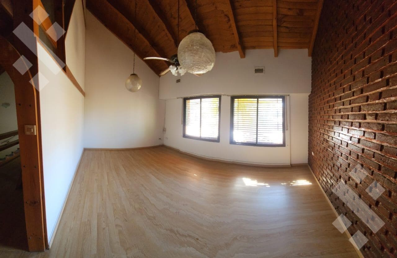 3-bedroom house for sale. Jardines del Rey. Neuquén City